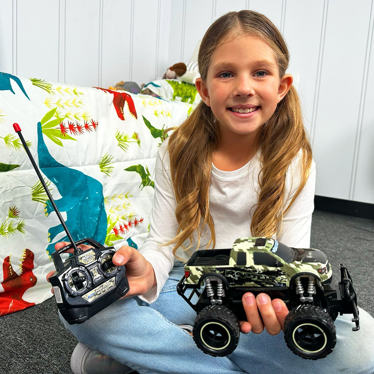 Remote Control Monster Truck 1:14 Ford F-150 SVT Raptor RC Truck