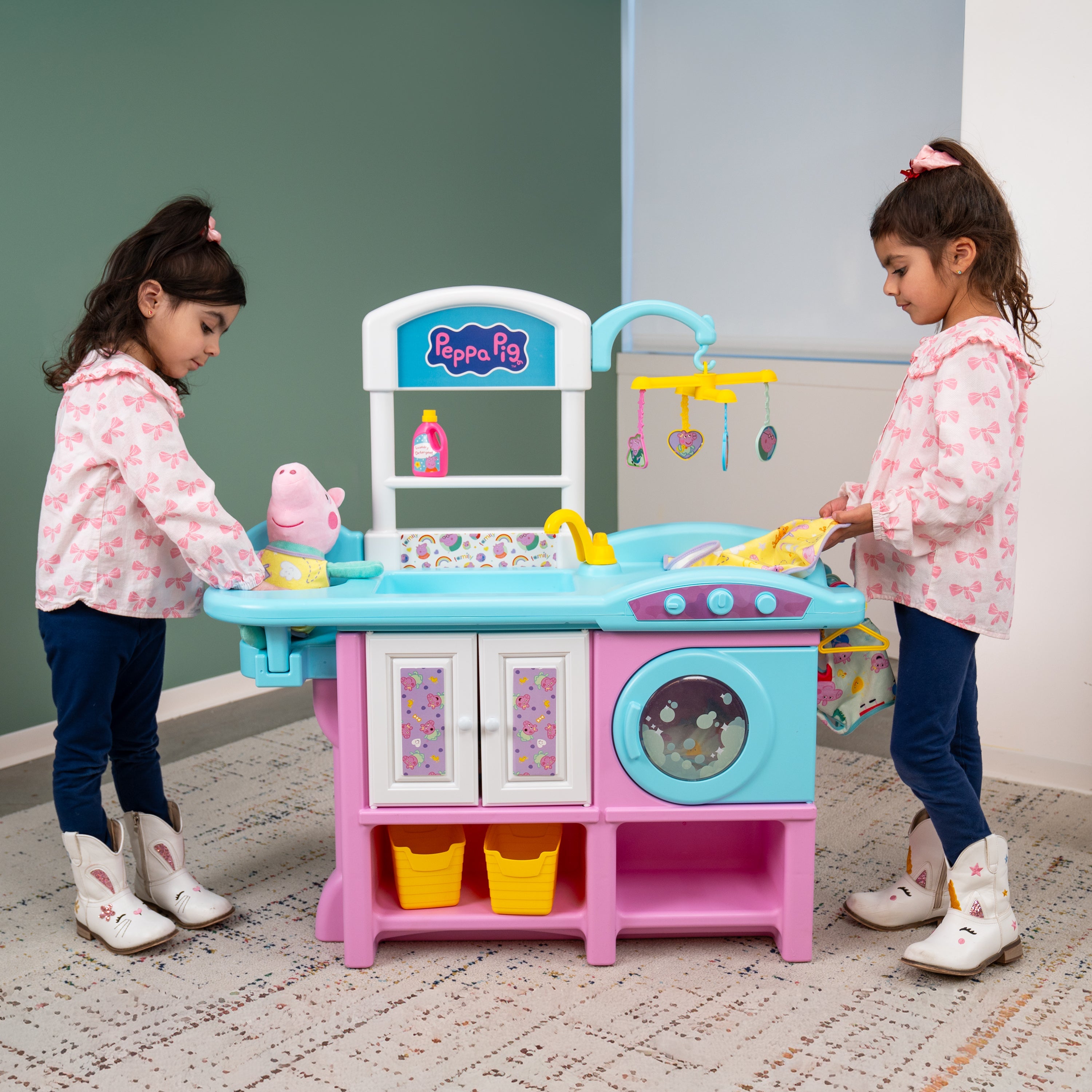 Peppa Pig Baby Evie Pig Nursery Laundry Set